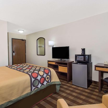 Super 8 By Wyndham Eau Claire I-94 Motel Exterior photo