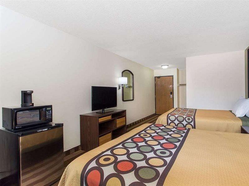Super 8 By Wyndham Eau Claire I-94 Motel Exterior photo