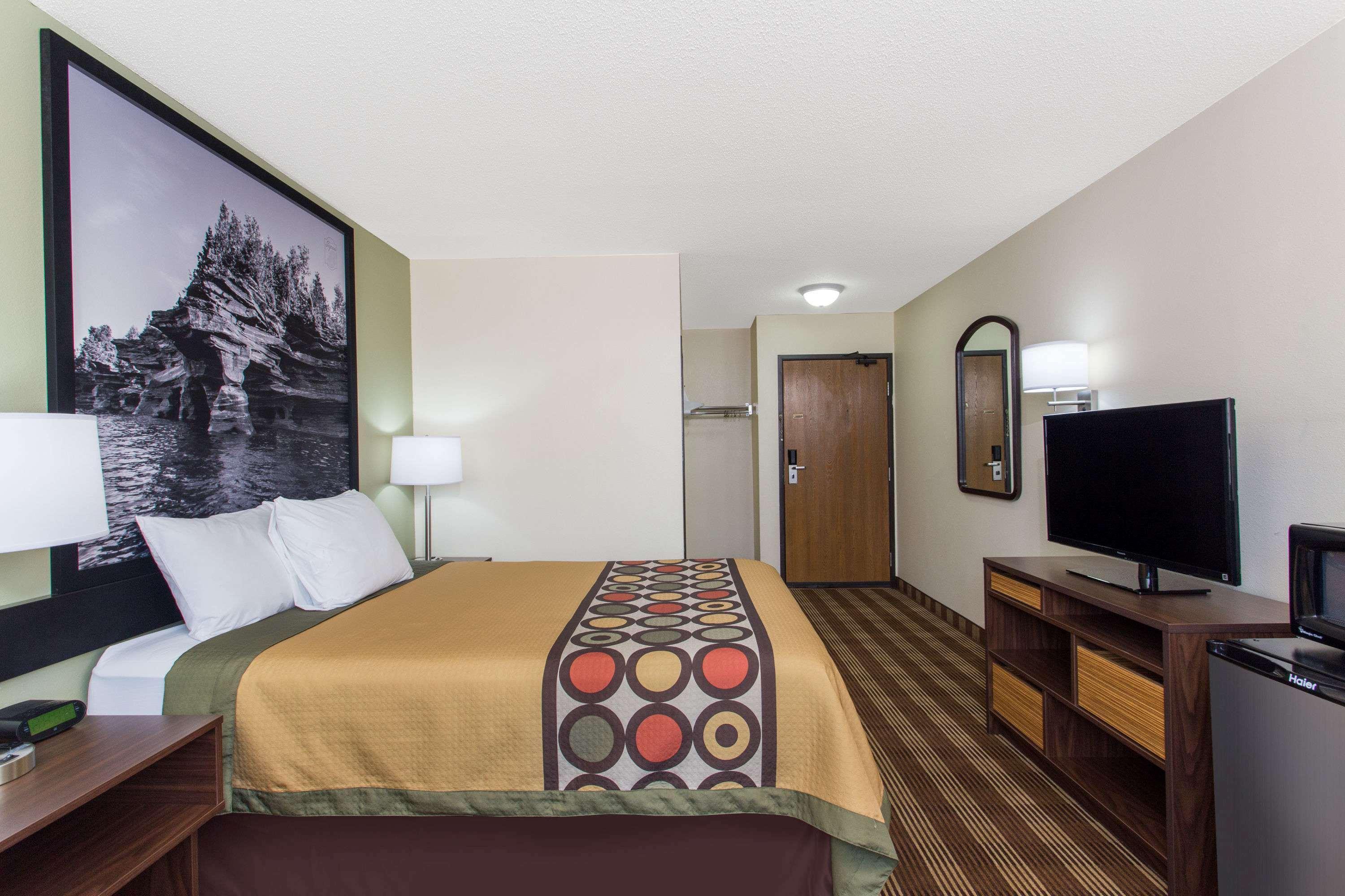 Super 8 By Wyndham Eau Claire I-94 Motel Exterior photo