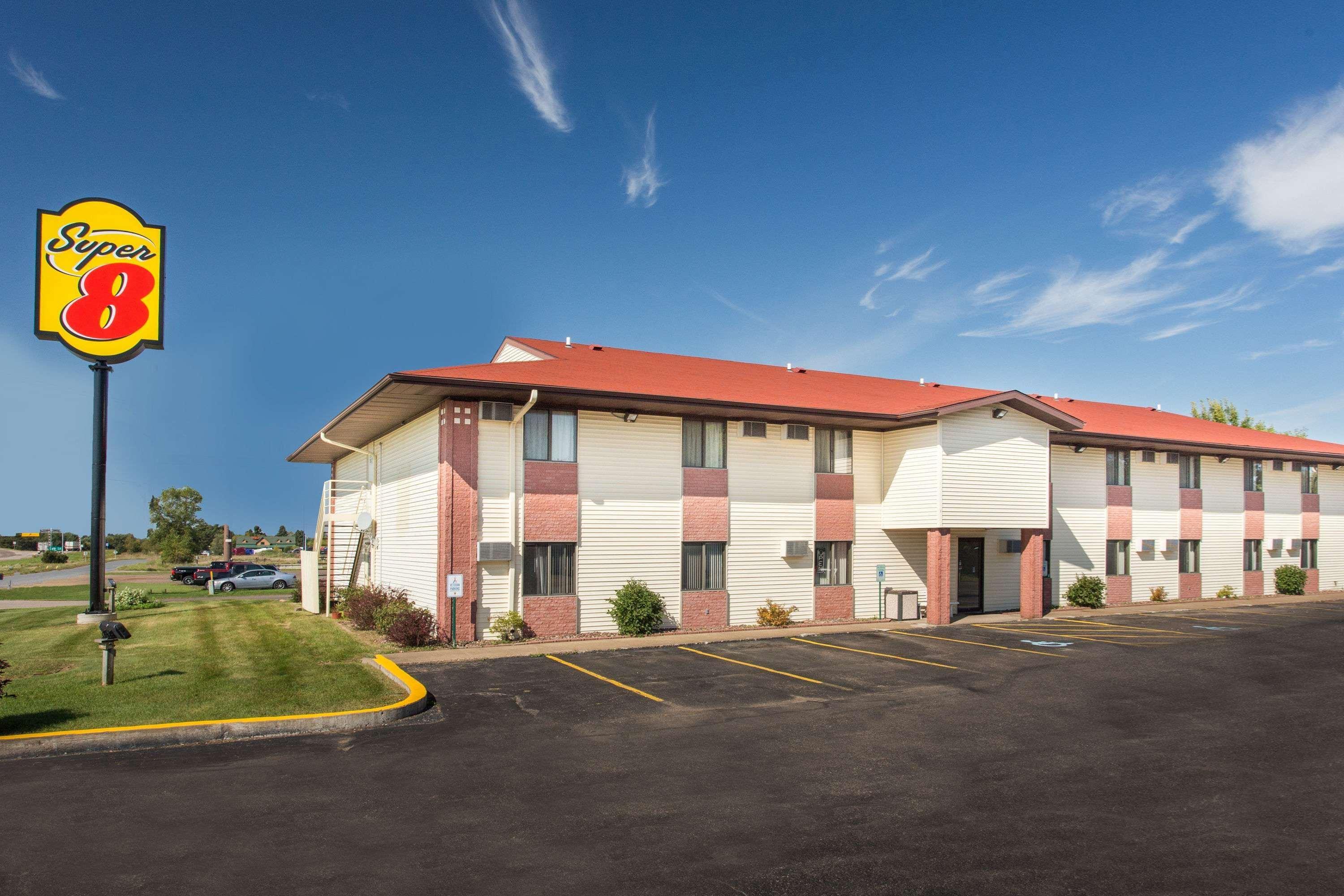Super 8 By Wyndham Eau Claire I-94 Motel Exterior photo