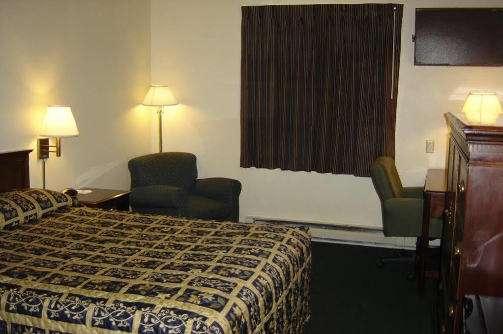 Super 8 By Wyndham Eau Claire I-94 Motel Exterior photo