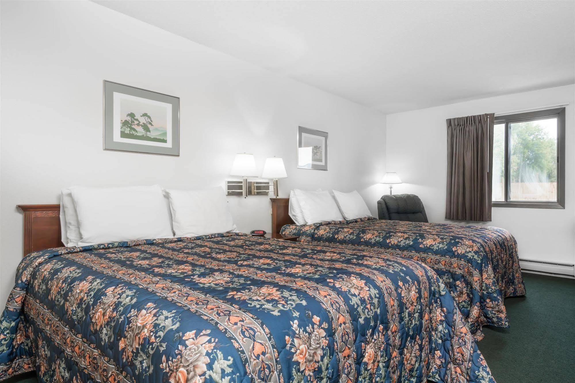 Super 8 By Wyndham Eau Claire I-94 Motel Exterior photo